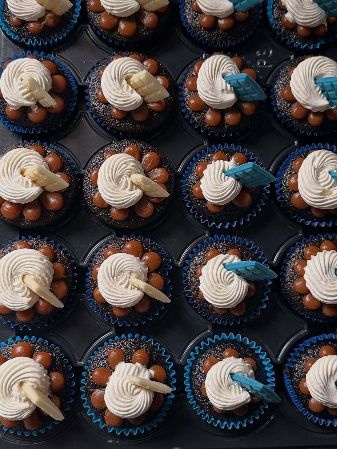 Cupcakes decorados con crema de colores